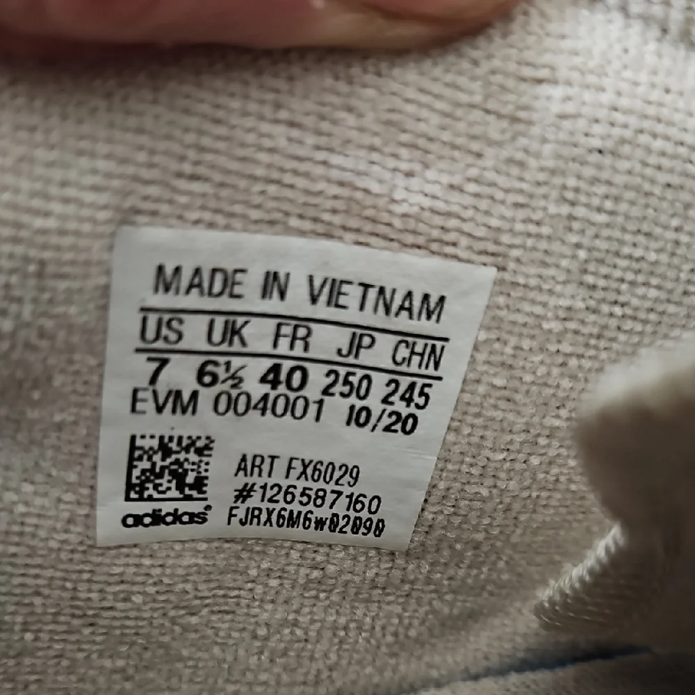 adidas Ozweego Sneakers in Beige and Cream - Picture 6 of 6